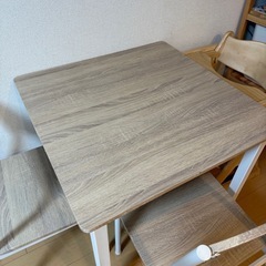 テーブルセットの画像