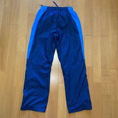 サッカーPUMAロングパンツ160とウィンドブレーカーAdidas160の画像