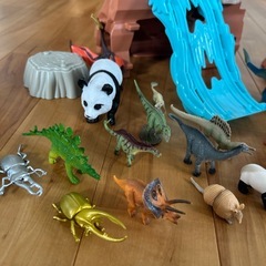 アニア　恐竜　動物の画像