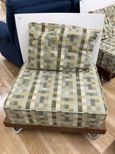 【軽トラ90分貸し出しサービス】Steelcase　1人掛けソファー