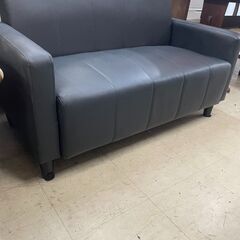 リサイクルショップどりーむ荒田店　No4911 ソファ　二人かけ　合成皮革　黒　レザーの画像