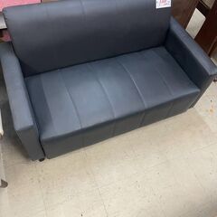 リサイクルショップどりーむ荒田店　No4911 ソファ　二人かけ　合成皮革　黒　レザーの画像