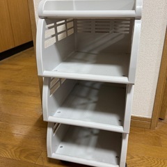 キッチン収納／収納棚の画像