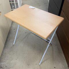 リサイクルショップどりーむ荒田店　No4907 折りたたみテーブル　簡易デスク　折りたためて便利♪の画像