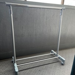 ハンガーラックの画像