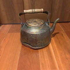 銅製やかんの画像