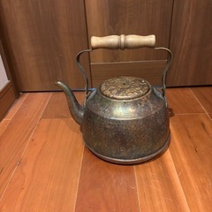 銅製やかんの画像