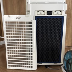 シャープ 加湿 空気清浄機 プラズマクラスター KC-G50-Wの画像