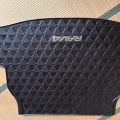 RAV4 ラバーカーゴマット　豪州トヨタ純正品の画像