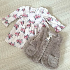 【美品】GAP花柄フリル袖ワンピース90キラキラ上品クリスマスコーデの画像
