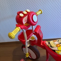 アンパンマンの三輪車の画像
