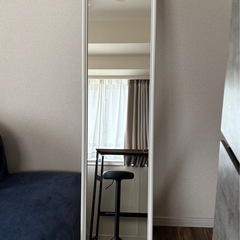 IKEAスタンドミラーの画像