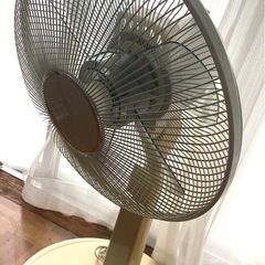 空調家電　トヨトミ リビング扇風機 首振り機能付き (ホワイト) [FS-30I/W]の画像