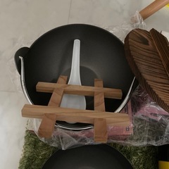 シリコンフッ素加工鉄鍋2つ　鉄分が取れる　べんりさんの画像