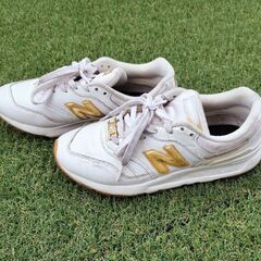 Sale!!!New balance 997h  24cmの画像
