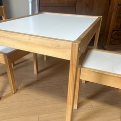 IKEA キッズテーブル　チェアセットの画像
