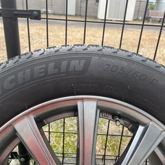 205/60 R16　スタッドレスタイヤの画像