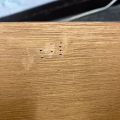 ロ　2510-281 木製コーヒーテーブル　コロ2輪付き　キズ汚れ有りの画像