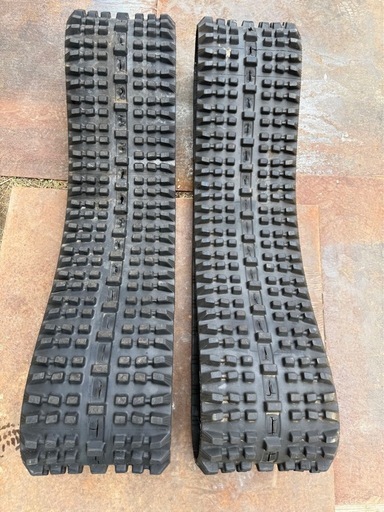 除雪機ゴムクローラー