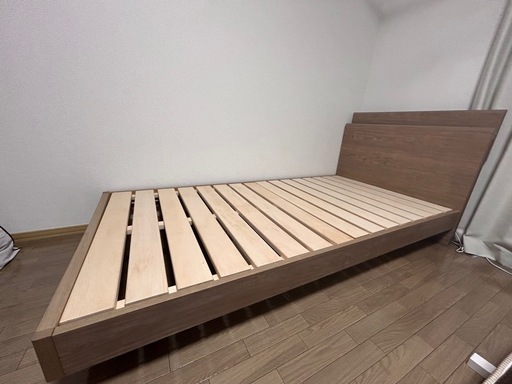 シモンズ ベットフレーム