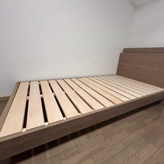 シモンズ ベットフレーム