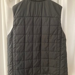 メンズ／GAP ブラック ダウンベスト Mサイズの画像