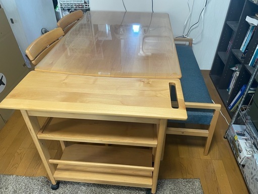 ダイニングテーブル