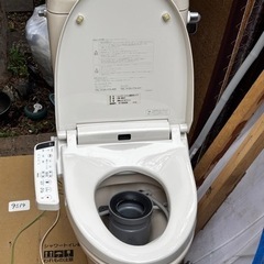 INAX便器と温水洗浄便座の画像