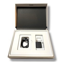 【ジャンク品】ASUS ZenPad 10 本体 充電アダプター付きの画像