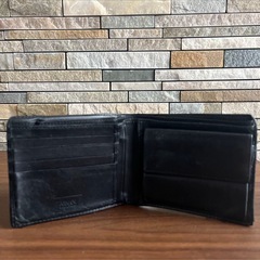 ARMANI COLLEZIONI 二つ折り財布 ブラック レザー メンズの画像