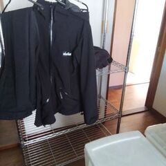 スチールラック四つ。の画像