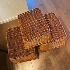 カゴ3つの画像