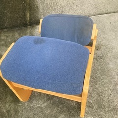 子供の学習椅子（姿勢が良くなる椅子
）の画像