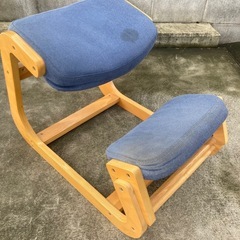 子供の学習椅子（姿勢が良くなる椅子
）の画像
