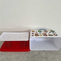 スーパーマリオティッシュケースとヨッシーぬいくぬいぐるみの画像