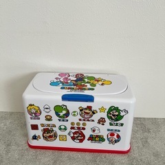 スーパーマリオティッシュケースとヨッシーぬいくぬいぐるみの画像