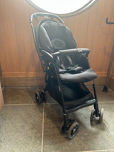 ラクーナクッションフリーAC ベビーカー