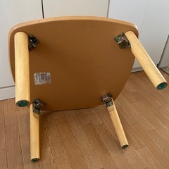 折りたたみテーブルの画像