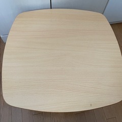 折りたたみテーブルの画像
