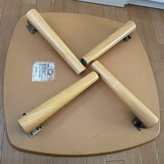 折りたたみテーブルの画像