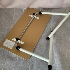 昇降デスクテーブルの画像
