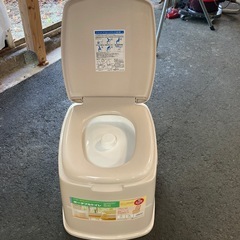 ポータブルトイレの画像
