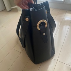 【美品・2way】黒色合皮バッグの画像