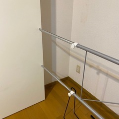 組み立て式ハンガーラック　伸縮可能の画像