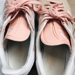 adidasの画像