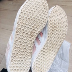 adidasの画像