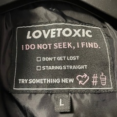 クリーニング済み‼️lovetoxic ブラックダウンコート　Lサイズの画像
