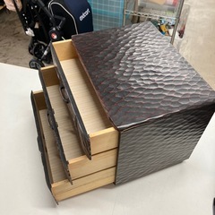 ロ2510-289 鎌倉彫　3段小引き出し　竹模様　キズ汚れ有りの画像