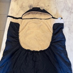 くまさんの抱っこ紐の防寒ケープの画像