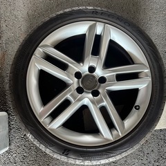 Audi純正ホイール タイヤ付きの画像